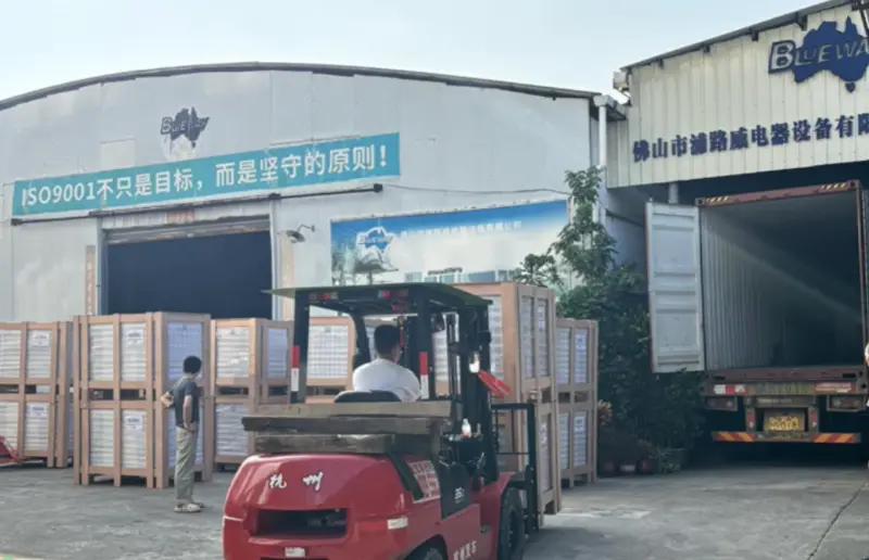 Αντλία θερμότητας στιγμιαίας ζεστού νερού για τον βασικό μας πελάτη.